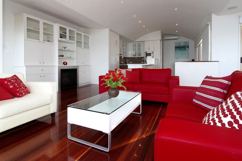 Aqua Luna - Sydneys Hotel 0