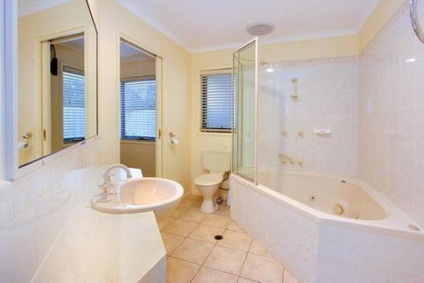 Kava Villa Cowes - Sydneys Hotel 5