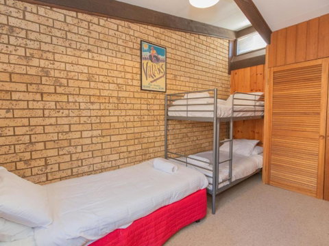 Clearview 2 / 8 Bogong Street - Sydneys Hotel 2
