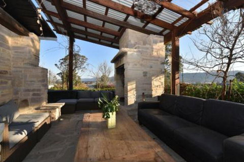 Millfield Eco Lodge With Views & Inside / Outside Hangouts - Sydneys Hotel 6