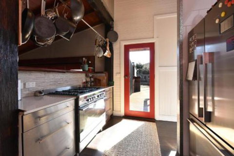 Millfield Eco Lodge With Views & Inside / Outside Hangouts - Sydneys Hotel 1