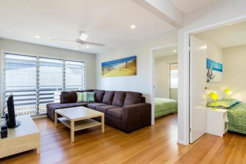 7 Roseby Court - Sydneys Hotel 4