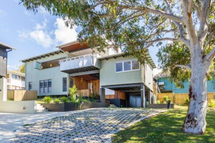 Point Lookout QLD Sydneys Hotel
