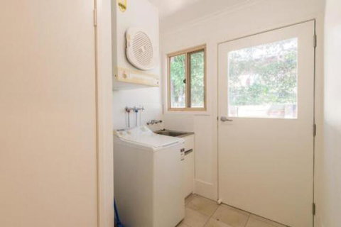 31 George Nothling Drive - Sydneys Hotel 4