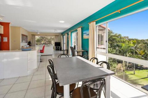 17 The Islander Resort - Sydneys Hotel 2