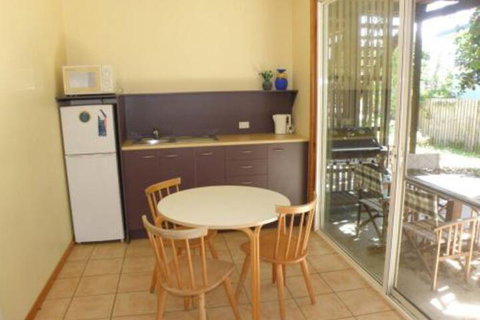 11 Bambara Street - Sydneys Hotel 6
