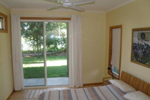 11 Bambara Street - Sydneys Hotel 3
