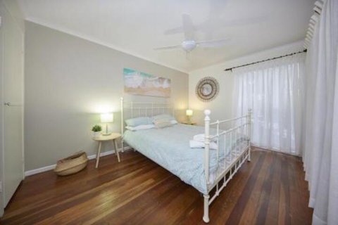 Straddie House - Sydneys Hotel 4