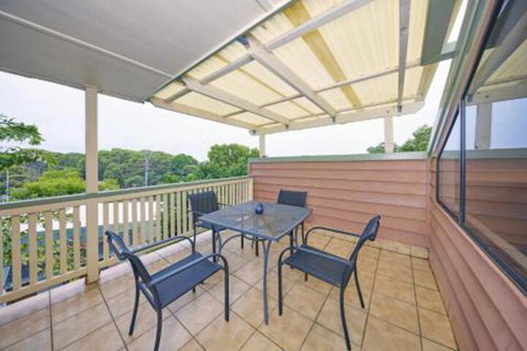 Straddie House - Sydneys Hotel 3