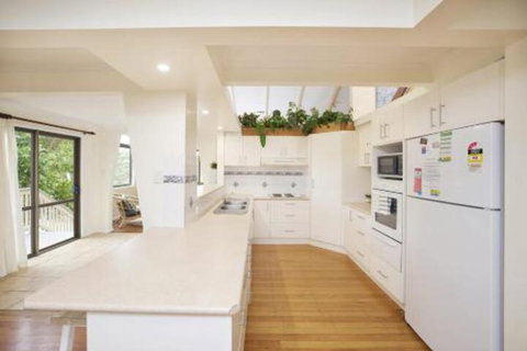 Straddie House - Sydneys Hotel 2