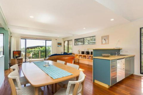 Straddie Beach House 3 - Sydneys Hotel 2