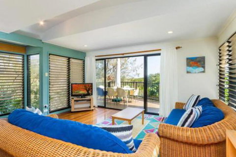 Straddie Beach House 3 - Sydneys Hotel 0