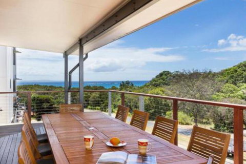19a George Nothling Drive - Sydneys Hotel 0