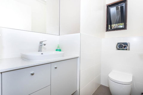 McLeod - Sydneys Hotel 6