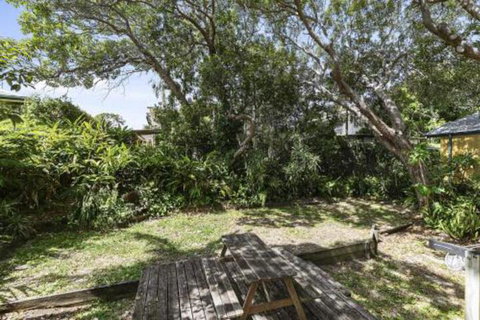 Coasting - Sydneys Hotel 2