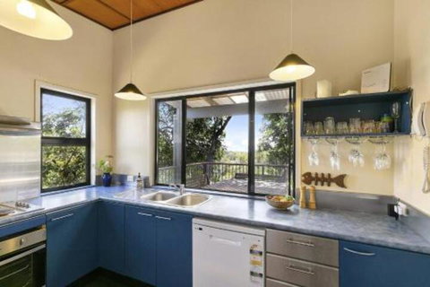 Coasting - Sydneys Hotel 4