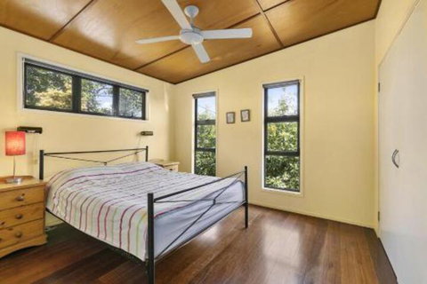 Coasting - Sydneys Hotel 7