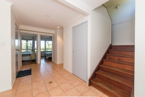 81 Tramican Street - Sydneys Hotel 5