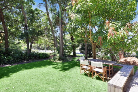 16 Bigoon Road - Sydneys Hotel 2
