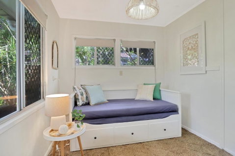 16 Bigoon Road - Sydneys Hotel 4