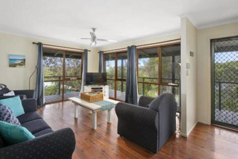 Eyrie - Sydneys Hotel 0
