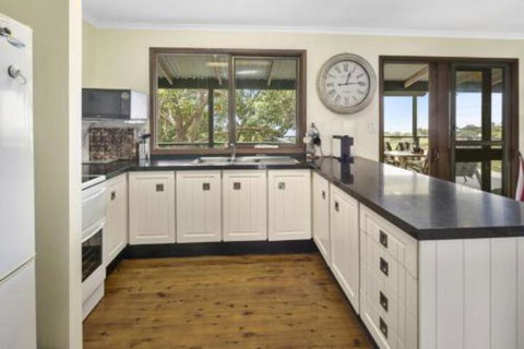Eyrie - Sydneys Hotel 5