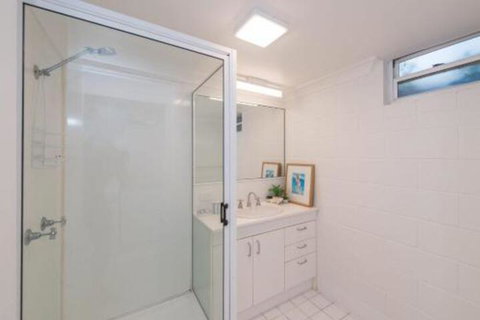12 Merinda Crescent - Sydneys Hotel 6