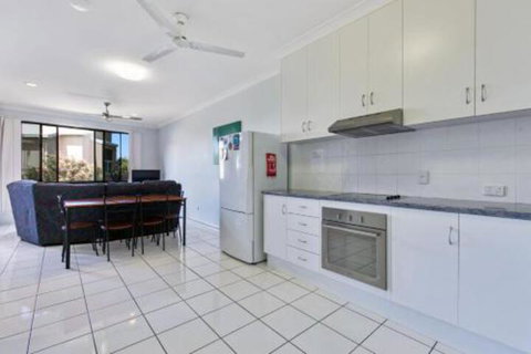Fig Tree Down - Sydneys Hotel 3