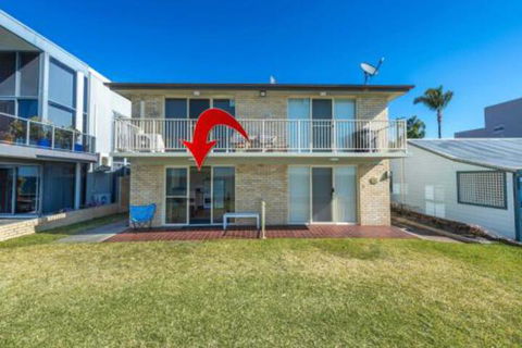 Alcheringa Unit 1 / 32 Sandy Point Road - Sydneys Hotel 5