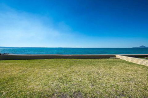 Alcheringa Unit 1 / 32 Sandy Point Road - Sydneys Hotel 4