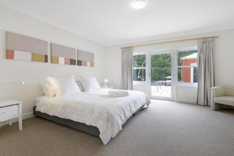 Redhaven House Spacious Quiet & Private - Sydneys Hotel 5