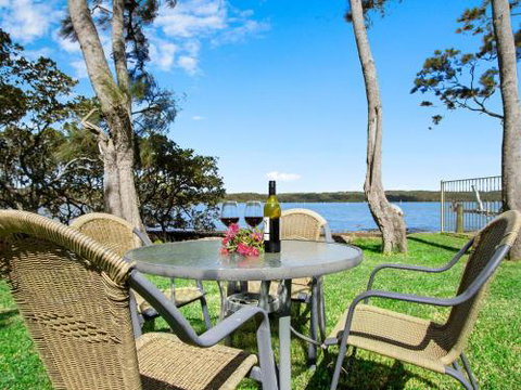 Sanctuary On The Bay Fish Or Kayak From The Yard - Sydneys Hotel 5