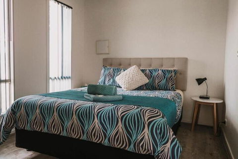 Ardrossan Caravan Park - Sydneys Hotel 2