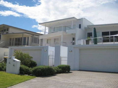 Ultimate Beach House 19a Graham Street Views Peace & Quiet - Sydneys Hotel 4