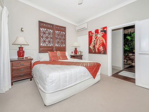 Unique Tropical Rainforest Getaway - Sydneys Hotel 6