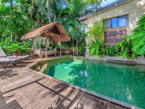 Unique Tropical Rainforest Getaway - Sydneys Hotel 1