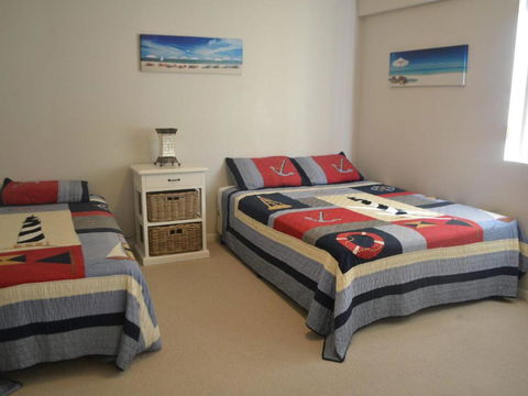 Beachside 4 With Airconditioning & Spa Bath - Sydneys Hotel 3