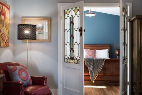 The Blue Barn - Sydneys Hotel 2
