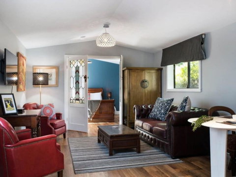 The Blue Barn - Sydneys Hotel 4