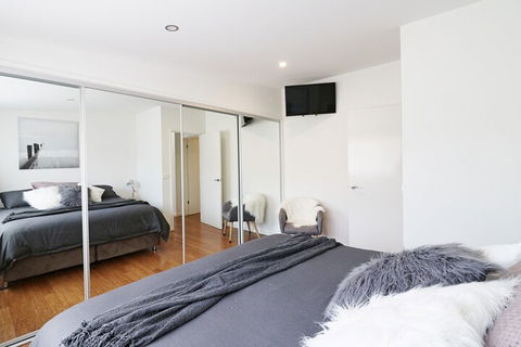 Toallo St - Sydneys Hotel 5