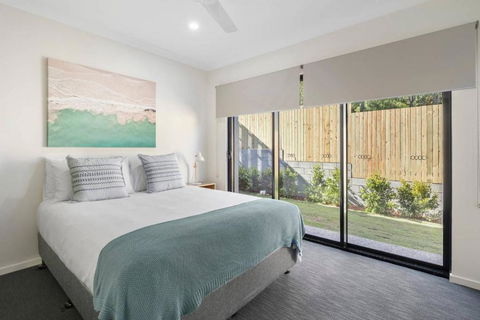 WHITSUNDAY Brand New Townhouse Close To Boardwalk - Sydneys Hotel 3