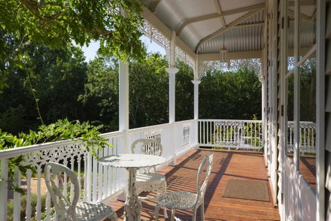 Lake Daylesford Country House - Sydneys Hotel 2