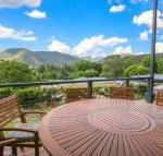 Leader Views - Sydneys Hotel