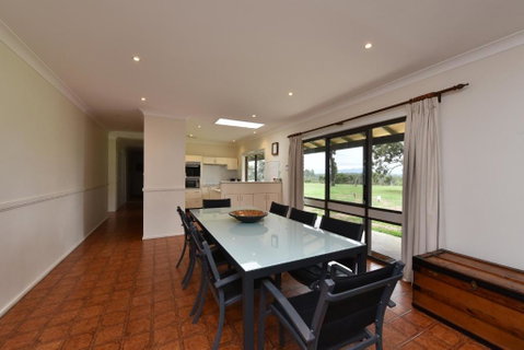 Nulkaba Escape Super Central Walk To Zoo Short Drive To Potters + Wineries - Sydneys Hotel 1