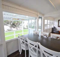 Golden Sands at Beachmere - Sydneys Hotel