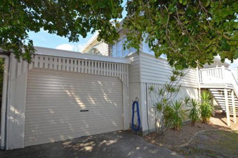 Ocean Breeze Hervey Bay - Sydneys Hotel 4