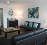 Charming Beach House - Sydneys Hotel