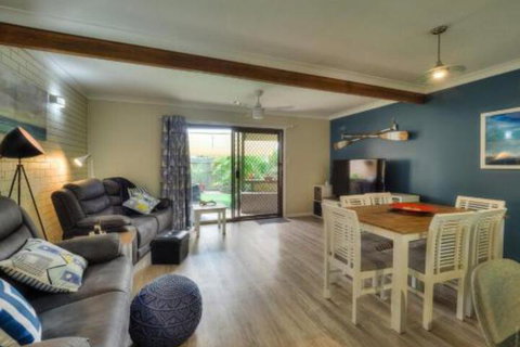 Harbour Court On The Bay - Sydneys Hotel 0
