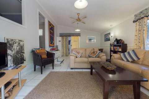 Lovely Torquay Cottage - Sydneys Hotel 5