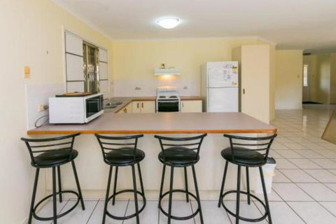 Cozy Family Holiday House - Sydneys Hotel 0